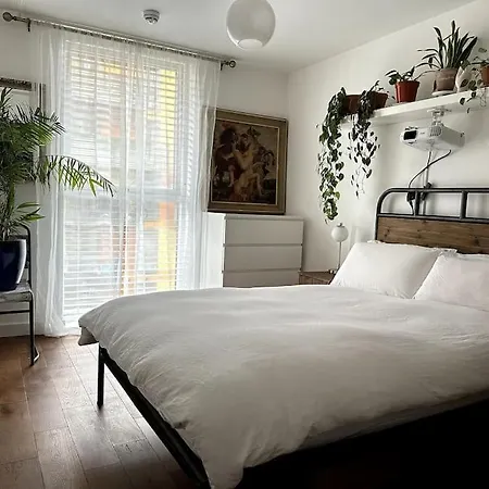 Artist Apartment In Islington, Shoreditch, Old St